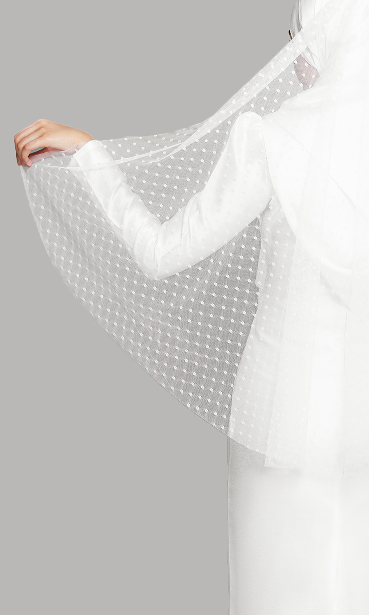 Raiisa Veil in White
