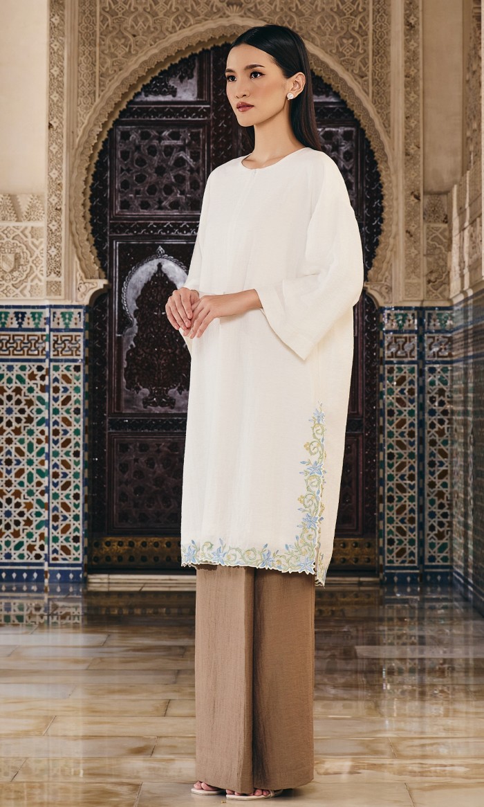 Bidasari Kurung in Cherry Wood