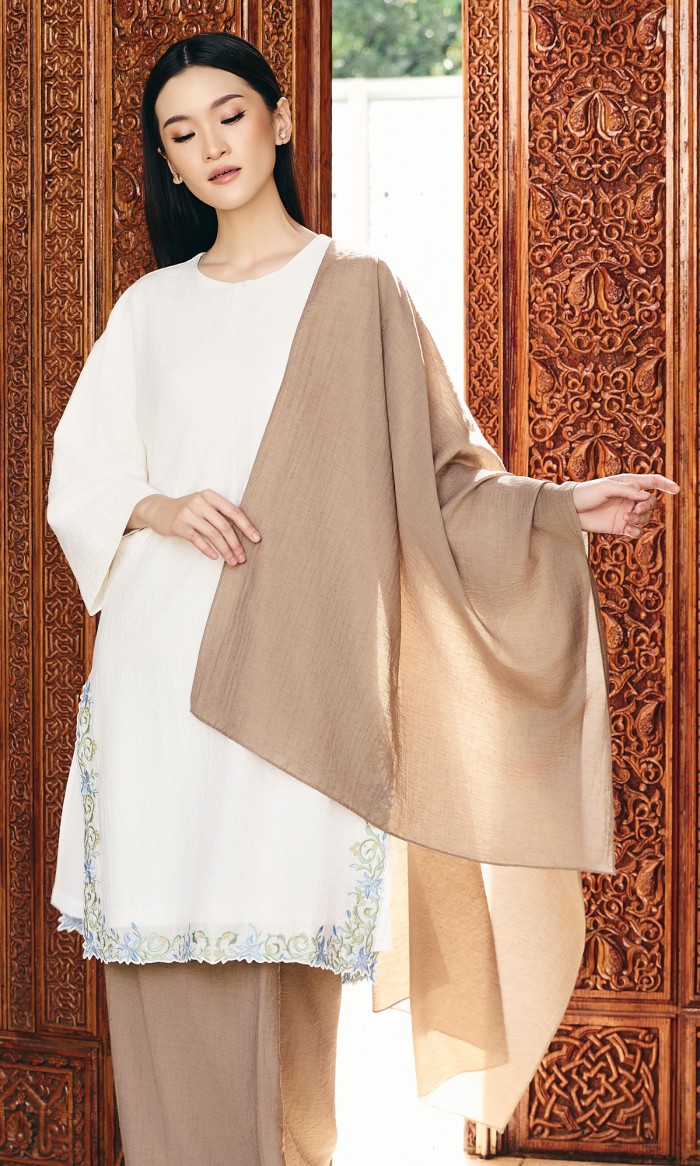 Bidasari Kurung in Cherry Wood