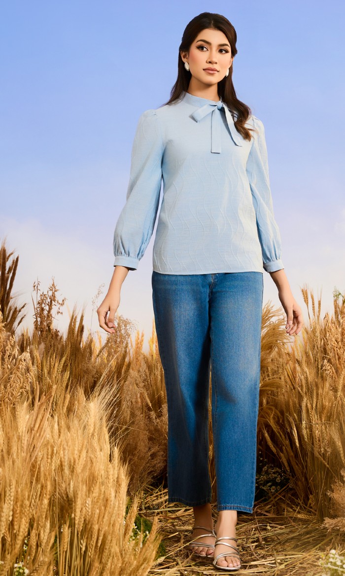 Daisy Top in Uranian Blue