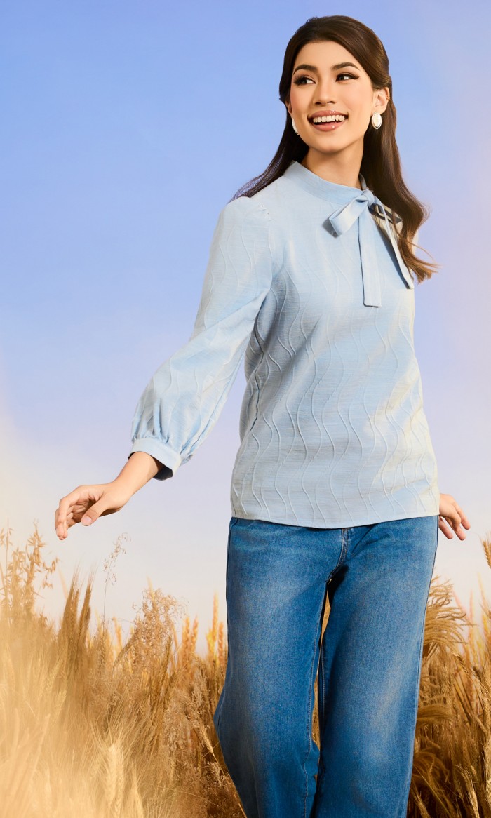 Daisy Top in Uranian Blue
