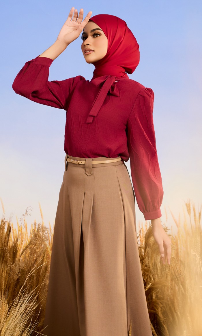 Daisy Top in Aesthetic Maroon