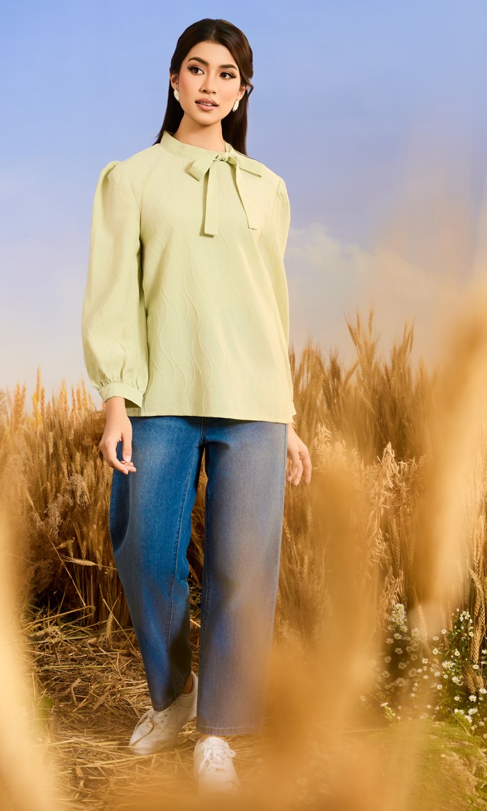 Daisy Top in Pastel Yellow