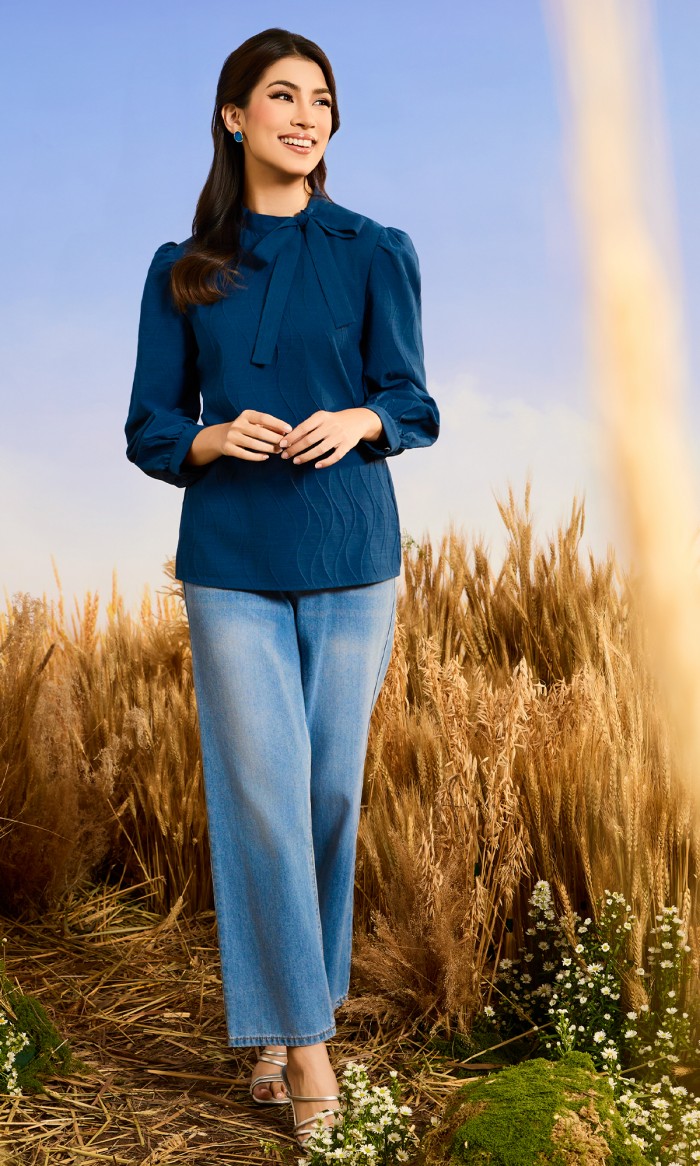 Daisy Top in Space Blue