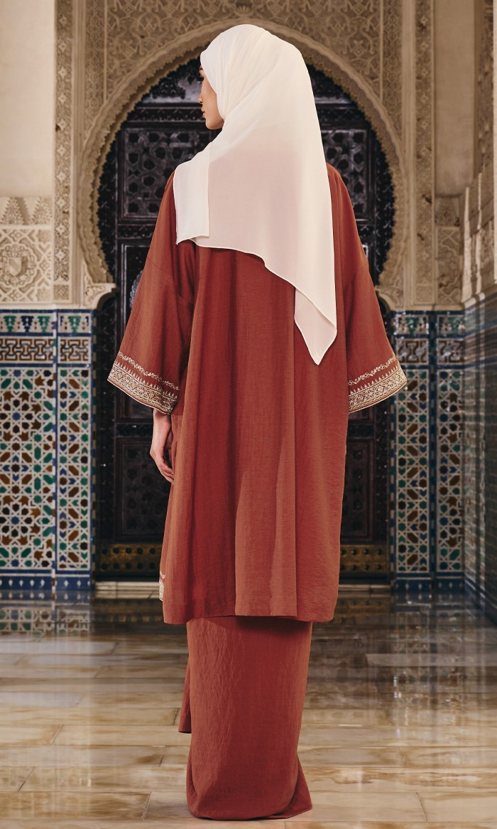 Mareeyam Kurung in Rust Orange