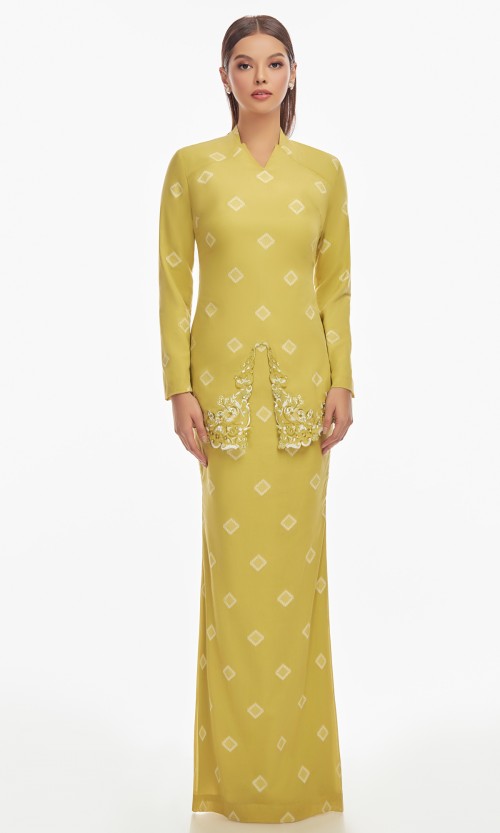 Greetha Kurung in Sheen Green