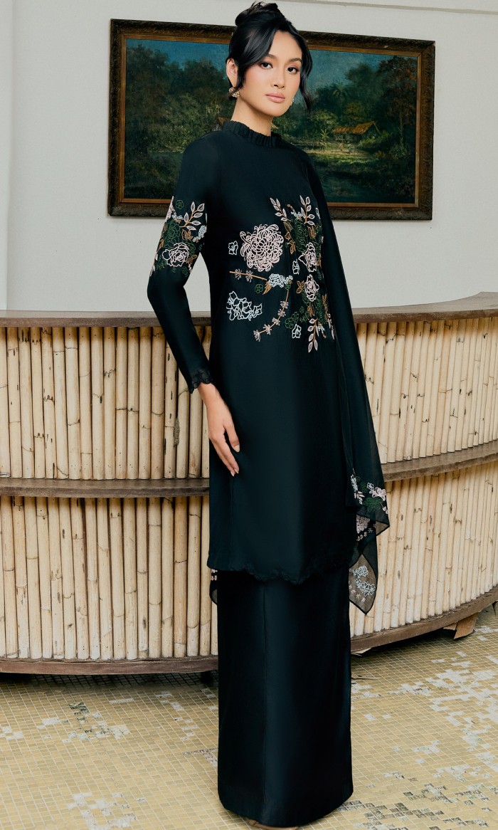 Hadley Kurung 2.0 in Black