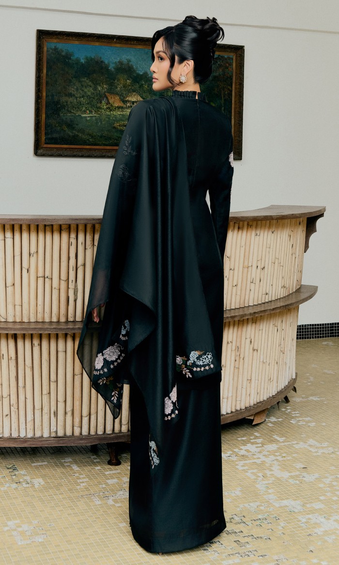 Hadley Kurung 2.0 in Black