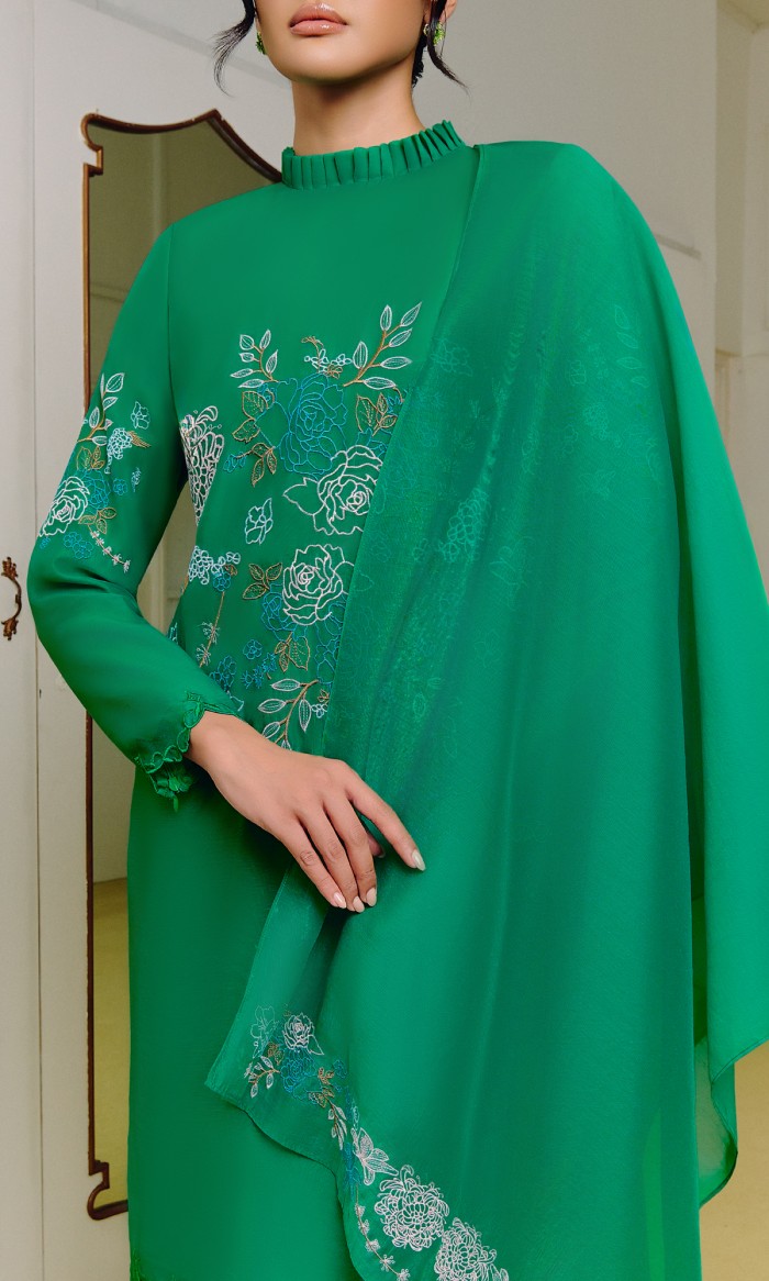 Hadley Kurung 2.0 in Medium Green