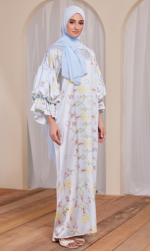 Hanna Kaftan in Ice Blue