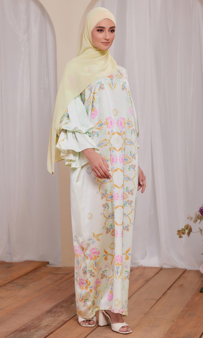 Hanna Kaftan in Pistachio