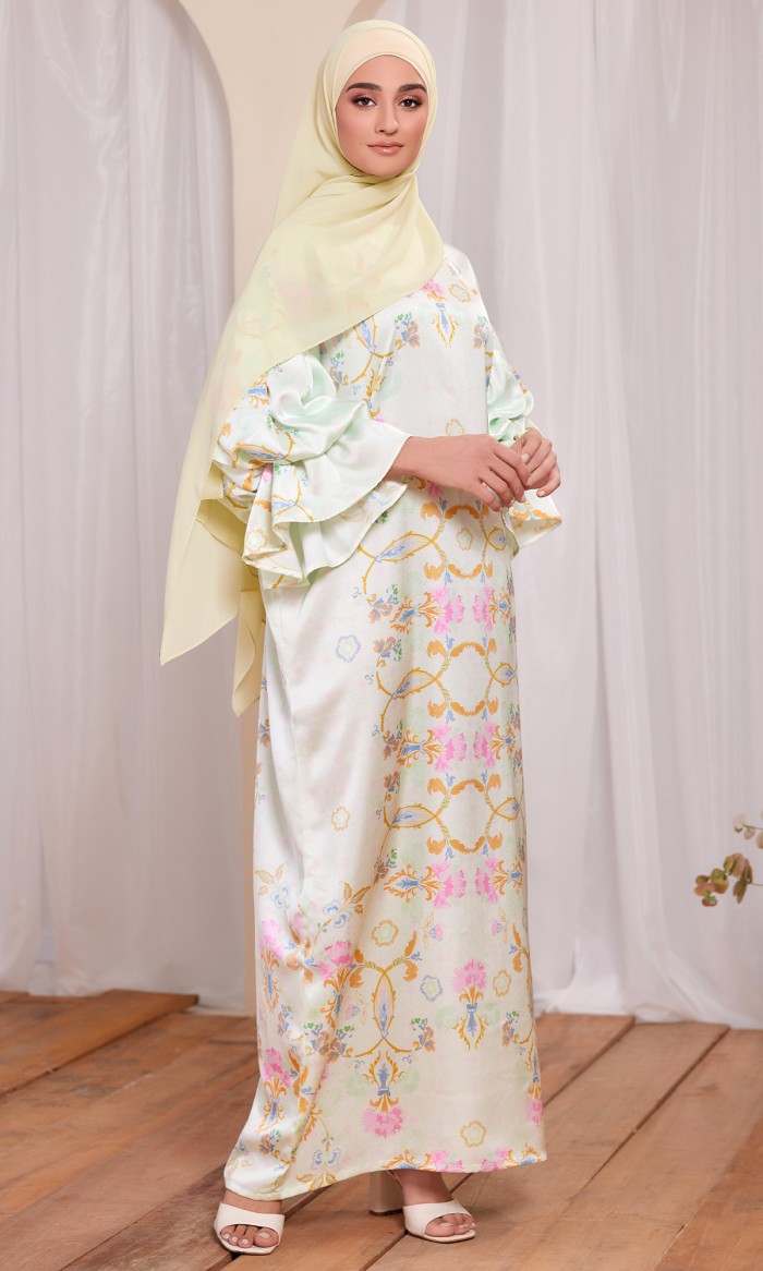 Hanna Kaftan in Pistachio