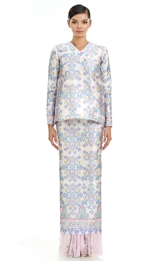 Juwiita Kurung in Mauve Shadow