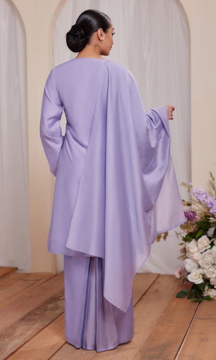 Karla Kurung in Lilac Bloom