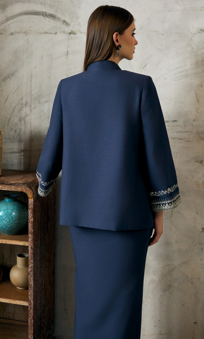 Kaseh Kurung in Dark Navy