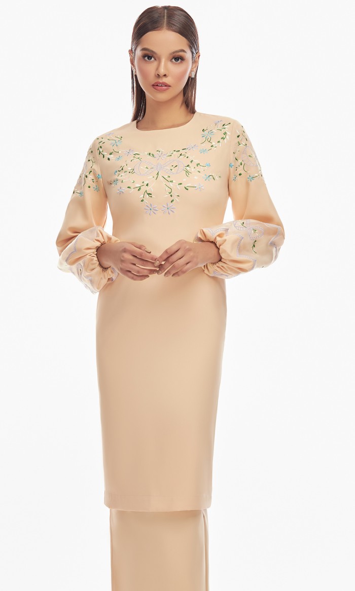 Keoni Kurung in Soft Beige