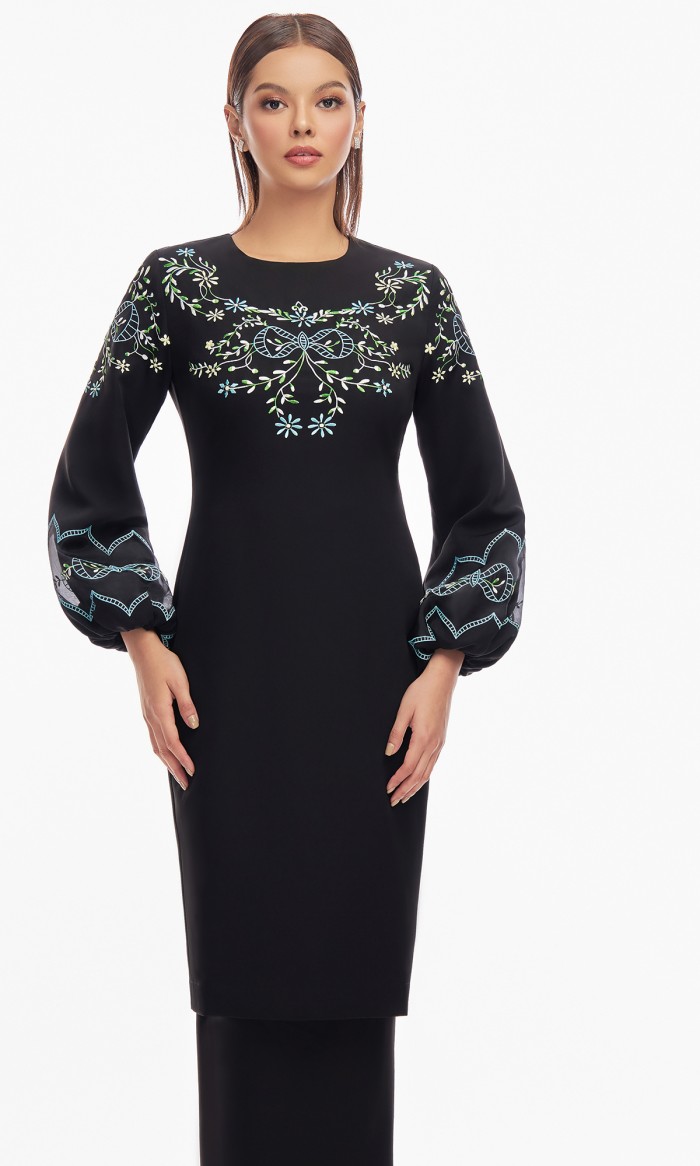 Keoni Kurung in Black