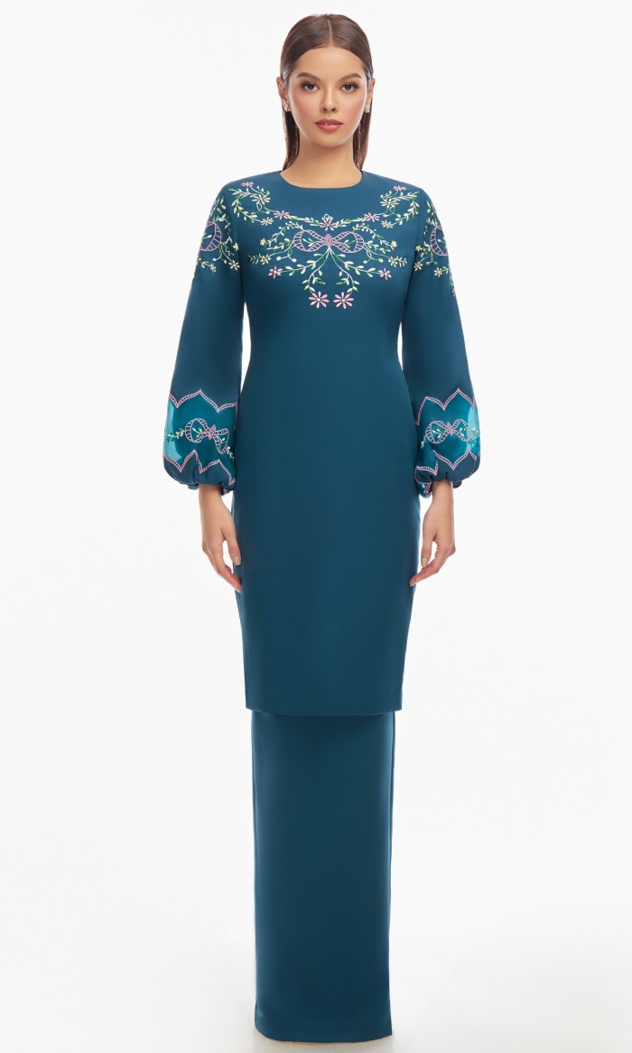 Keoni Kurung in Turqoise