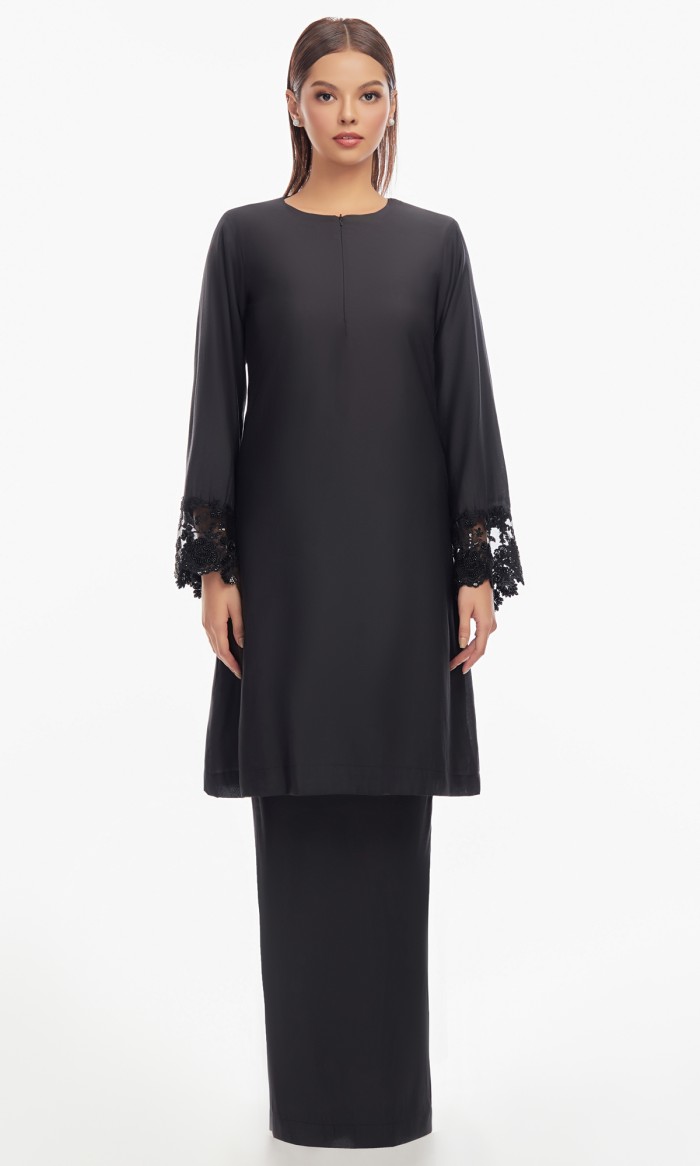 Kaleena Kurung in Jade Black