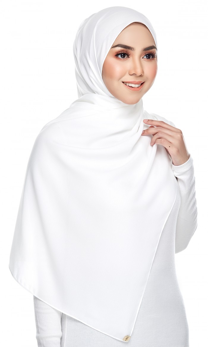 Betsy Shawl ( Chiffon ) in Off White