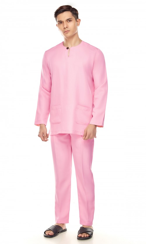 Sufyan Teluk Belanga in Pink