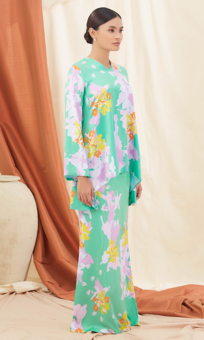 Thaddea Kurung in Jade Green