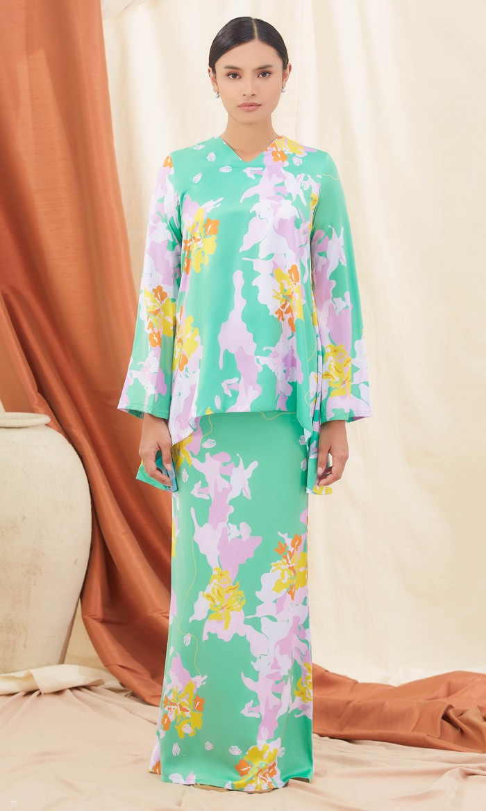 Thaddea Kurung in Jade Green