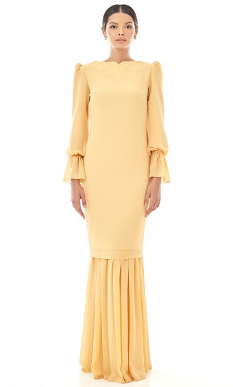 Zahaara Kurung in Candlelight Orange
